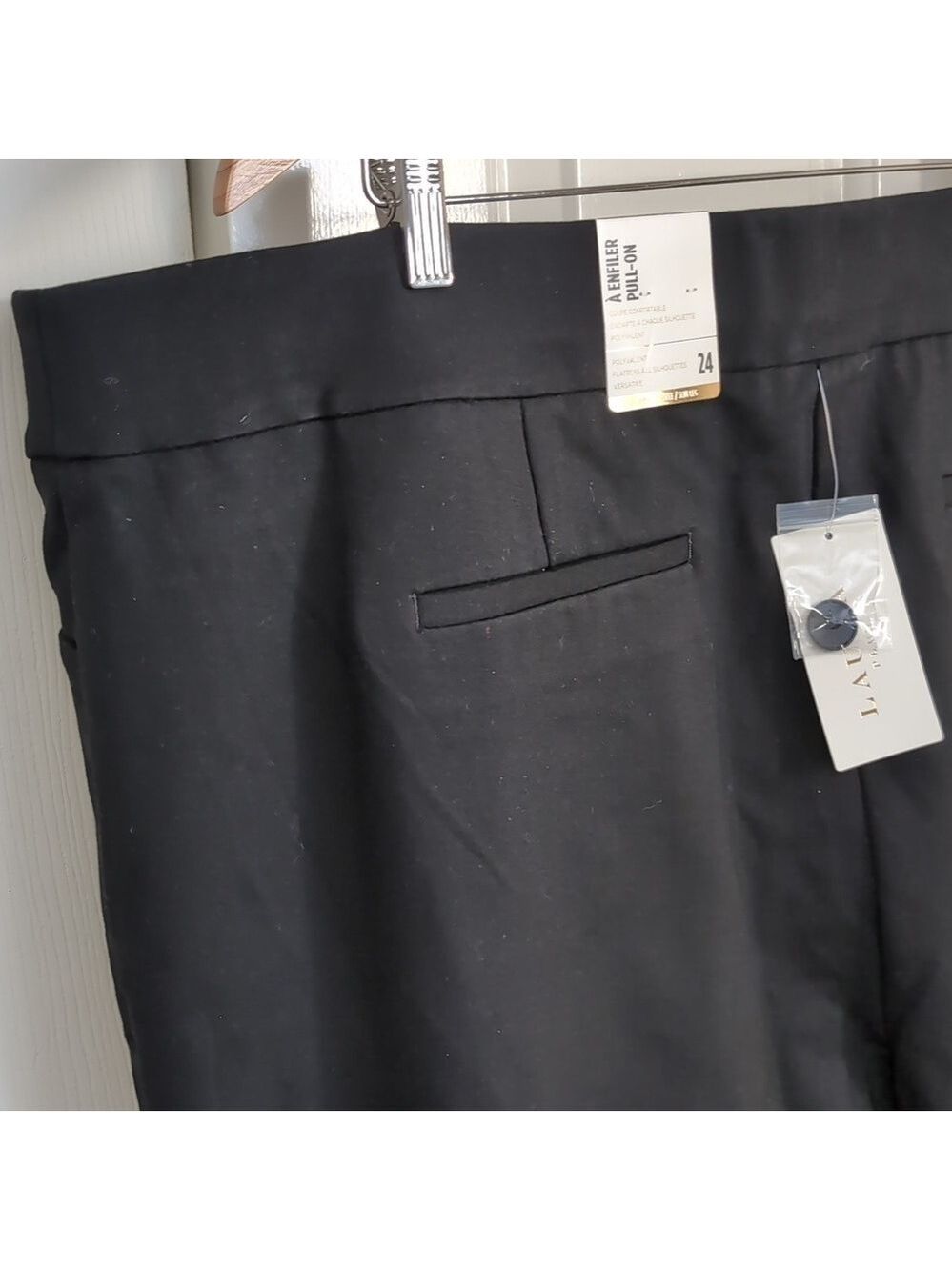Laura Plus Pull On Pants Slim Leg Button ankle detail  Black PLUS Size 24 NWT